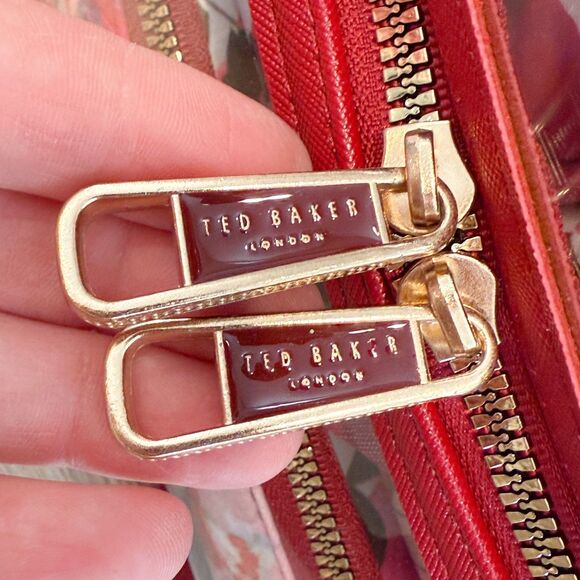 NWT Ted Baker London 4 Four Piece Travel Toiletry Cosmetic Case Set Red Floral - Picture 6 of 10